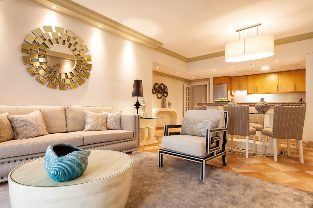 Pine Cliffs Village 50/77