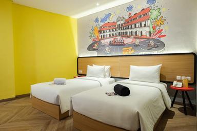 Bright, Twin Beds