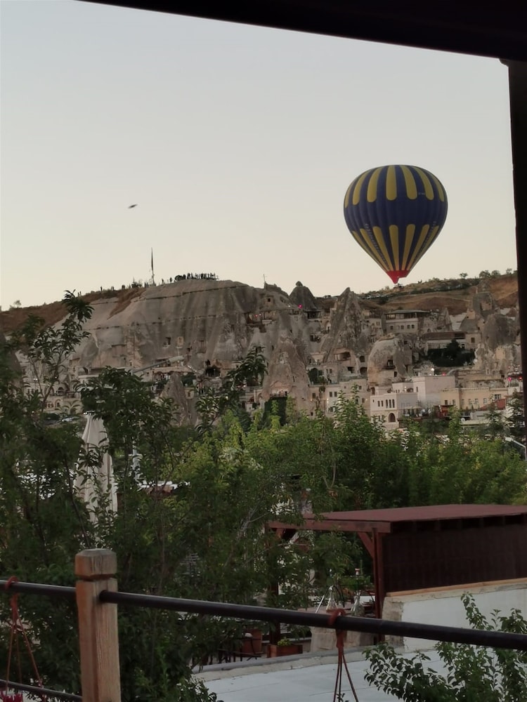 Falcon Cave Suites 38/49
