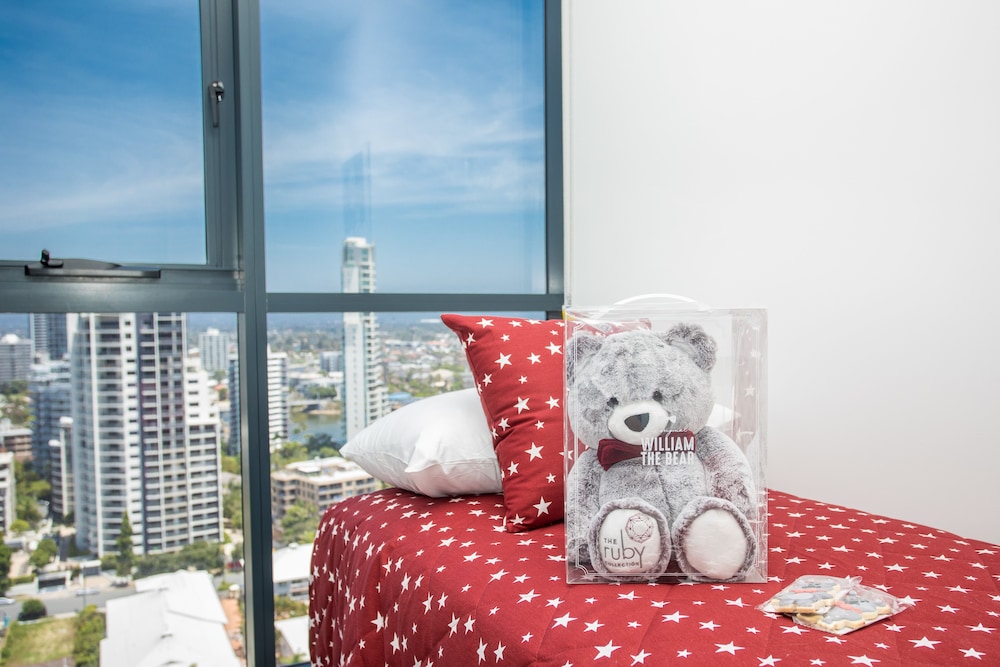 Ruby Gold Coast by CLLIX 47/63