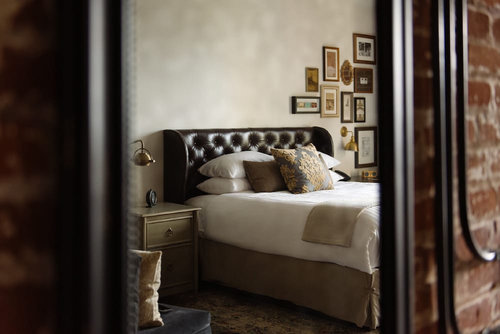 The Charmant Hotel 24/80