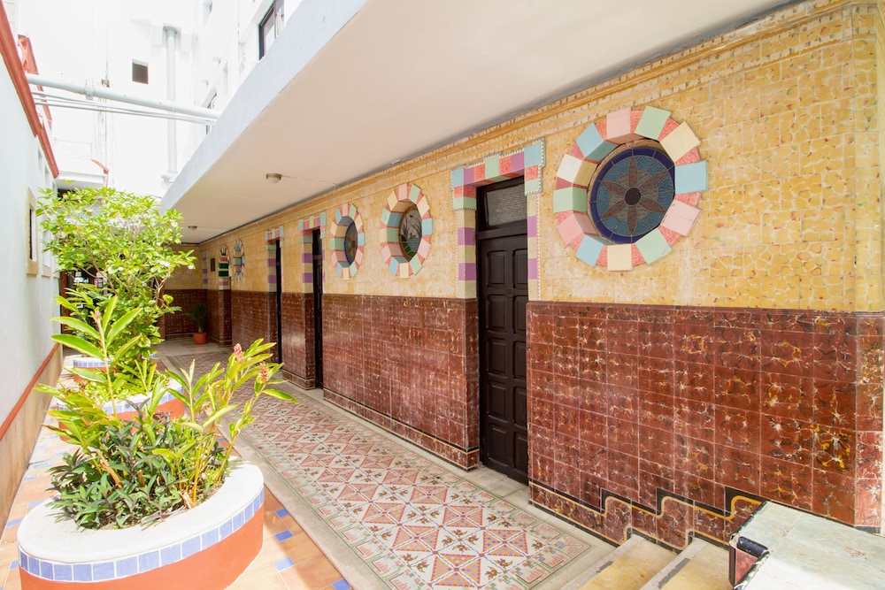 Hotel Colon Merida by Kavia 7/66