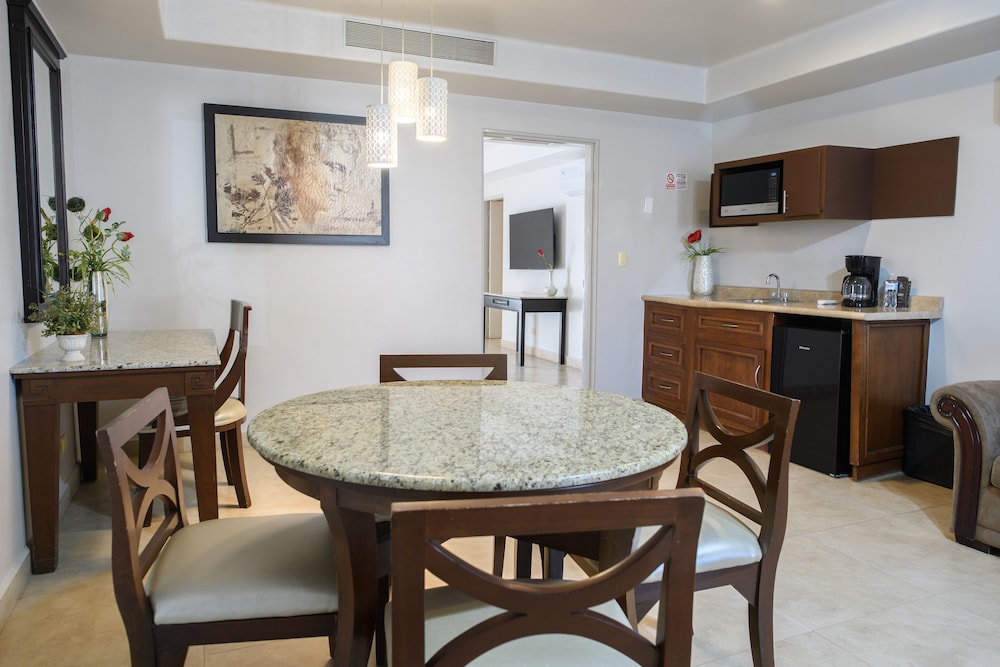Hotel Santorian 43/57