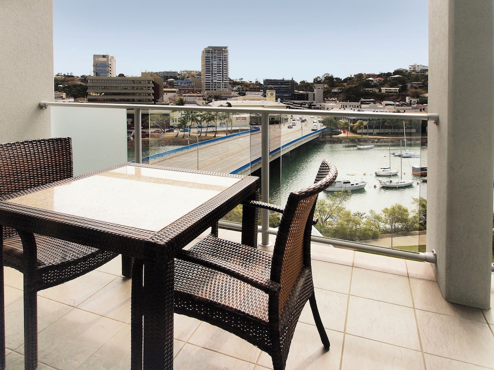 Oaks Townsville Gateway Suites 46/70