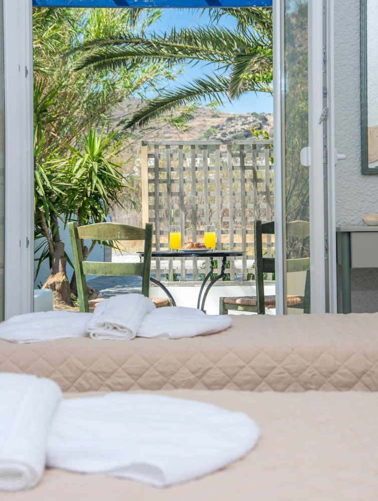SYROS INN 24/29