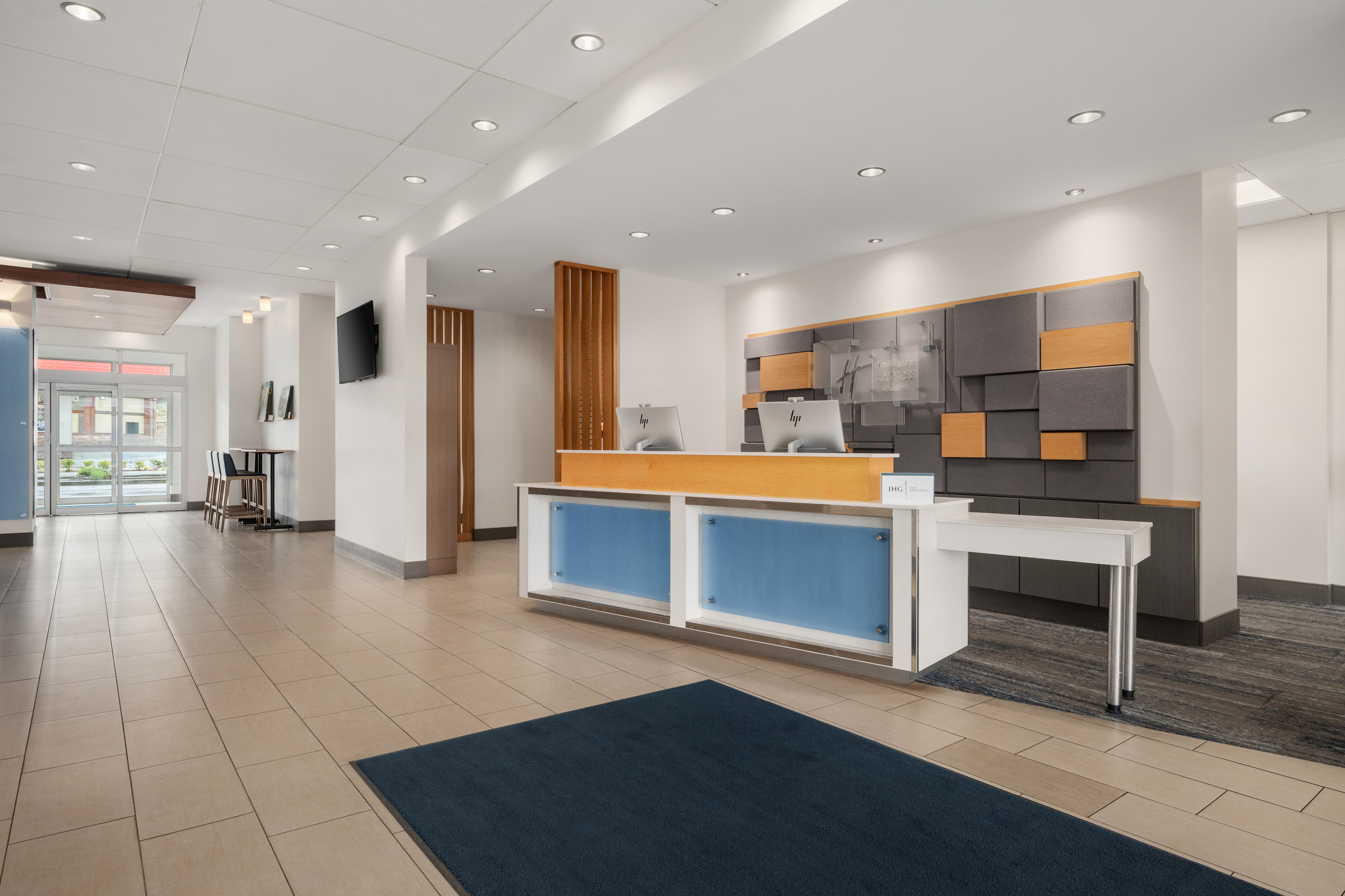 Holiday Inn Express And Suites Victoria Colwood 10/67