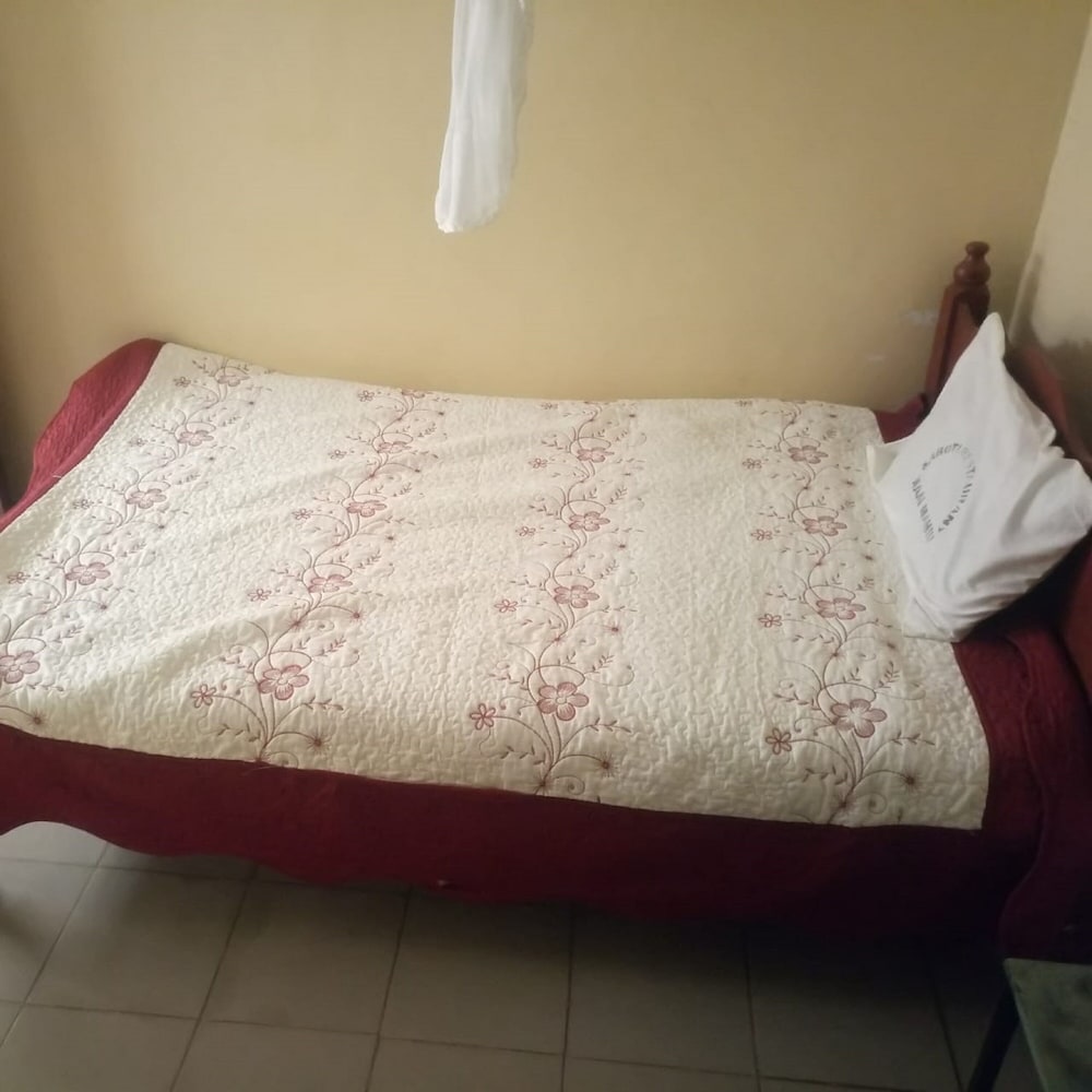 Saboti Hotel 9/19