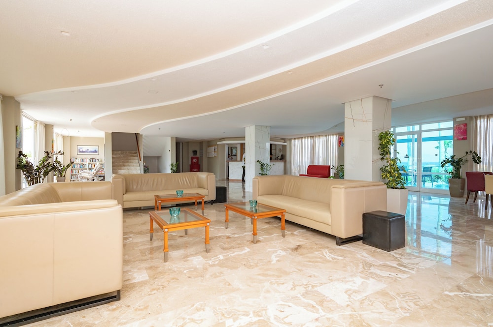 Costa Angela Seaside Resort 70/88