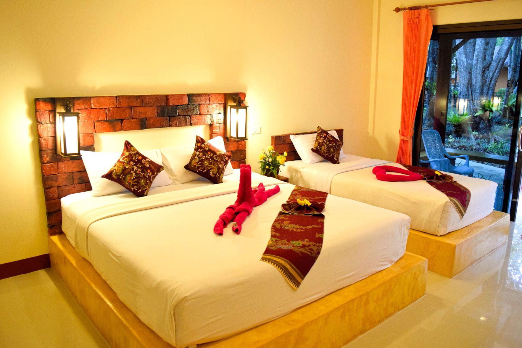 Traditional, Bungalow, Multiple Beds