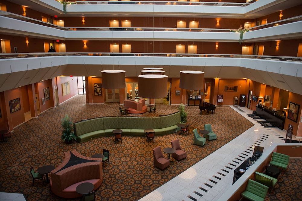 Doubletree Hotel Springfield 62/79