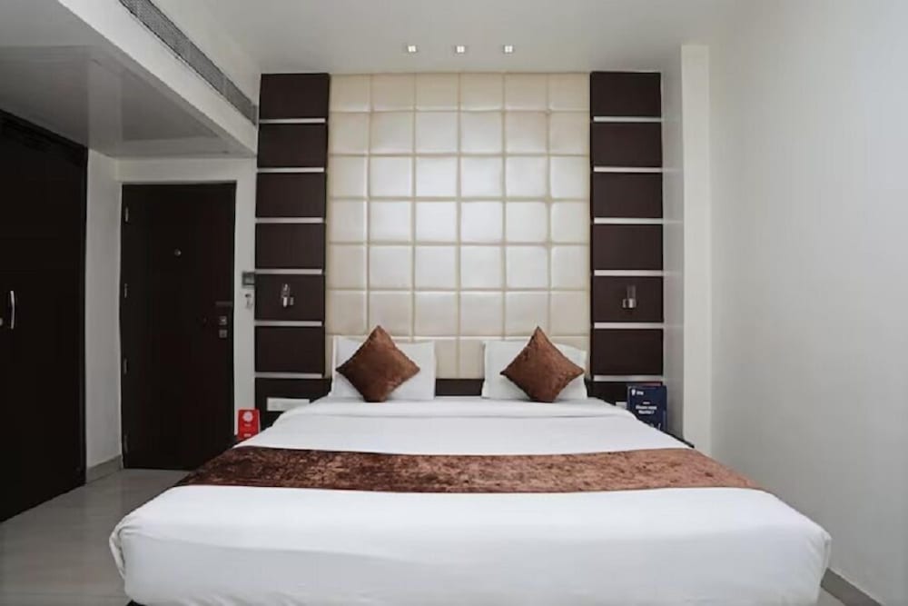Hotel D Grand 4/25