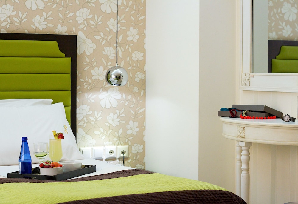 Steris Elegant Beach Hotel 31/70