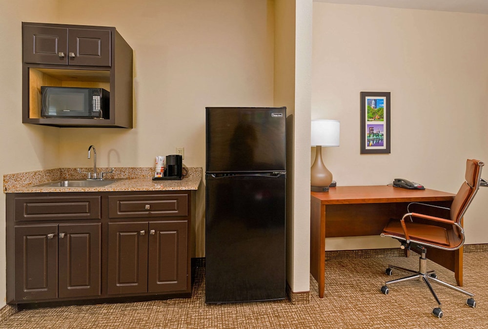Comfort Inn & Suites Augusta West Near Fort Gordon 44/49