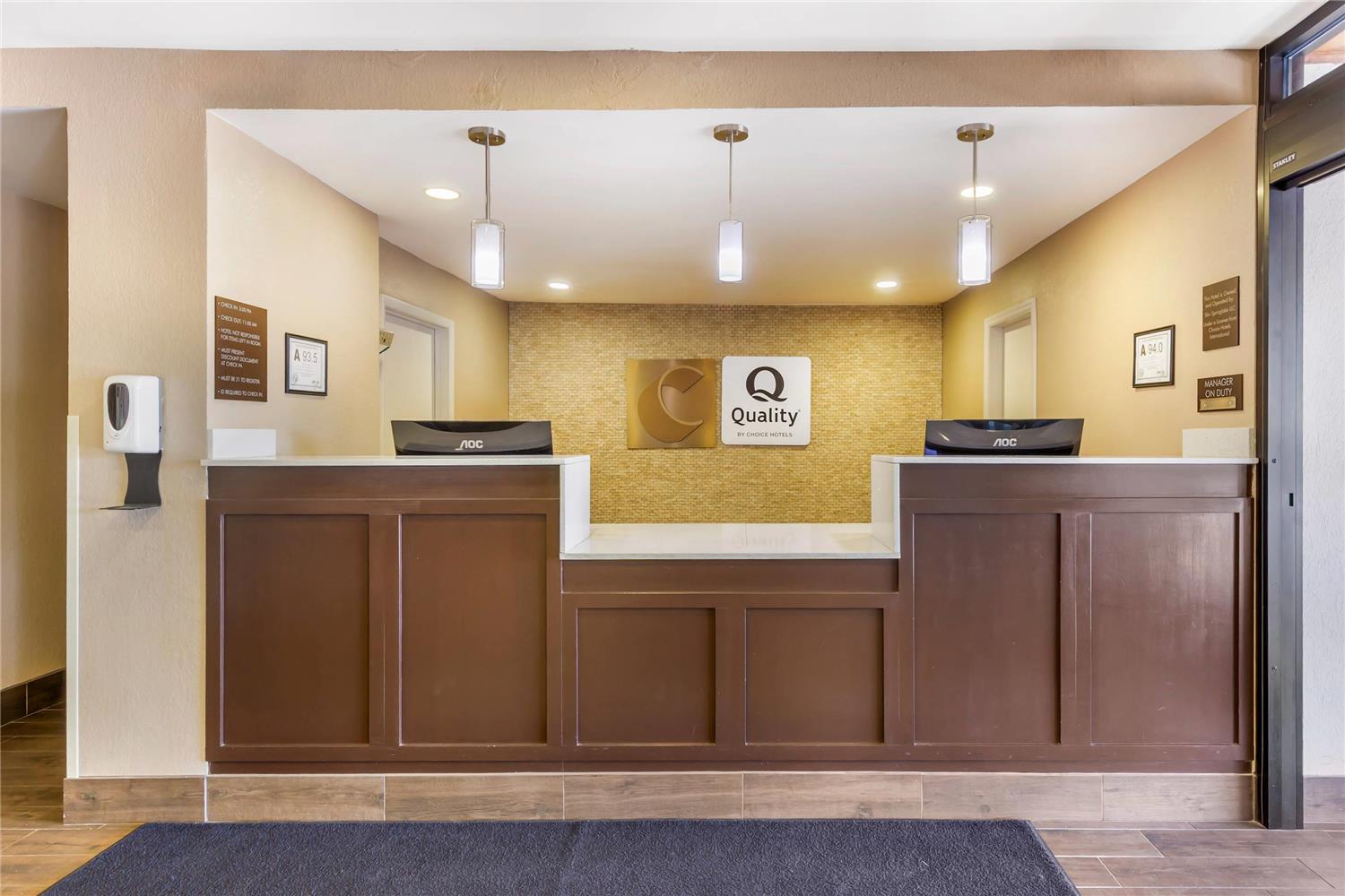 Quality Inn & Suites Spring Lake - Fayetteville near Fort Bragg 8/41