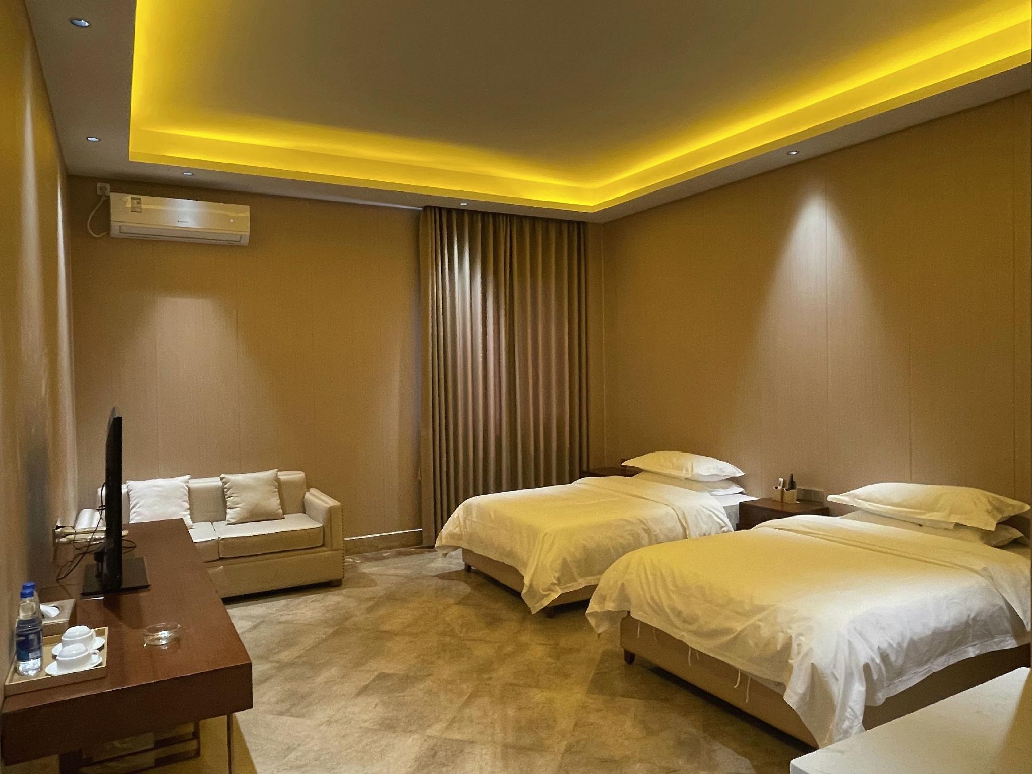 Fuyue Holiday Hotel 23/34