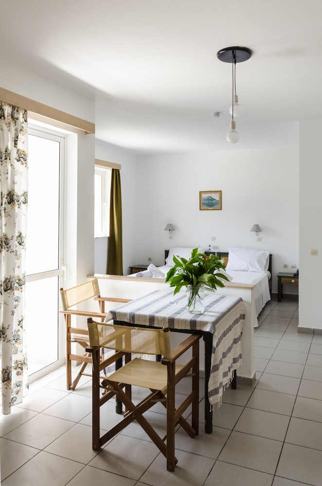 Happiness Apartments 54/75