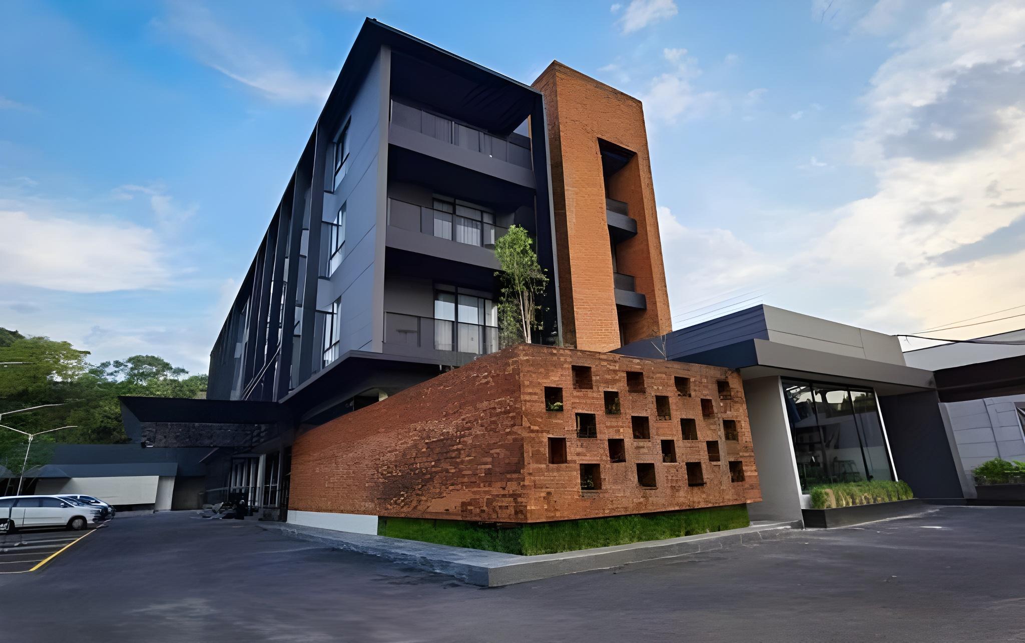 Mahima Hotel Semarang 65/67