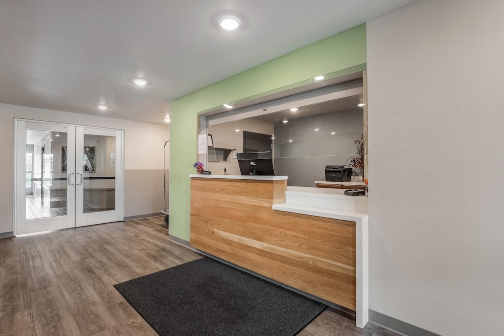 WoodSpring Suites Chicago Midway 4/32