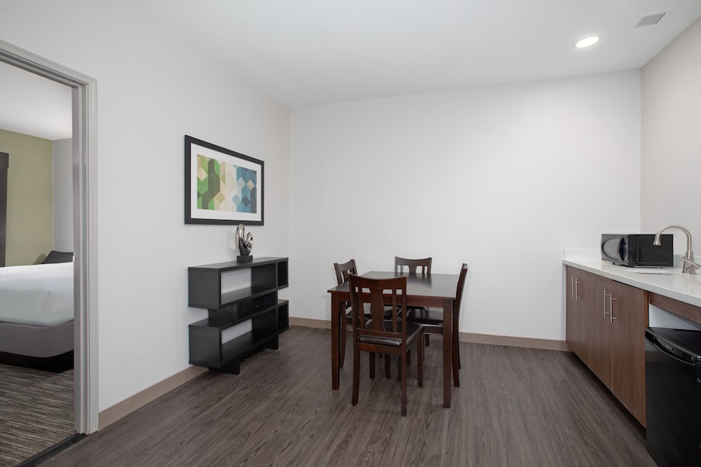 Holiday Inn Express Hotel Suites Longmont 39/49