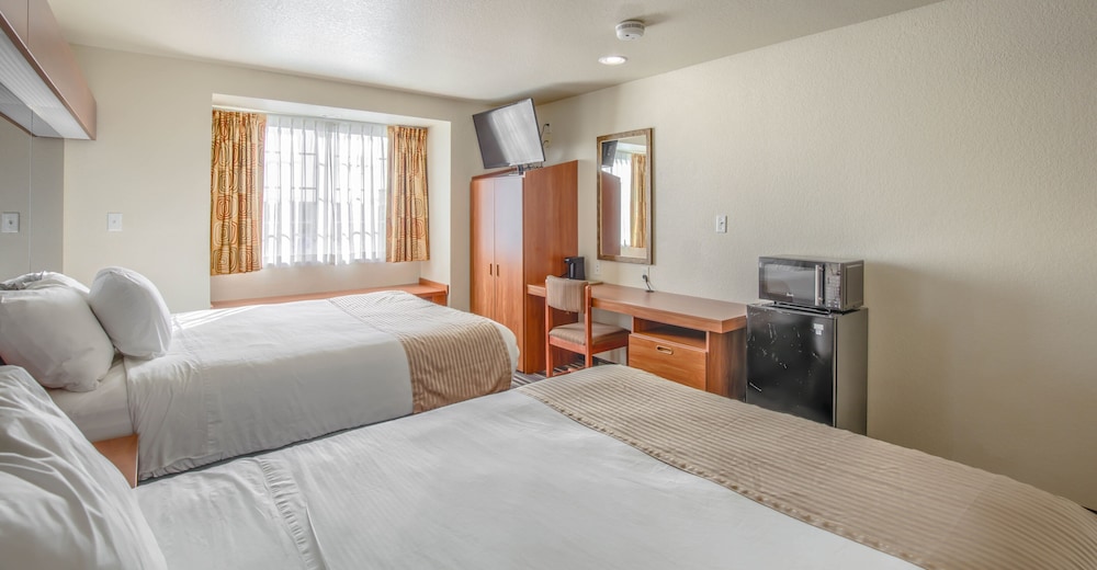Microtel Inn & Suites by Wyndham Gulf Shores 14/64