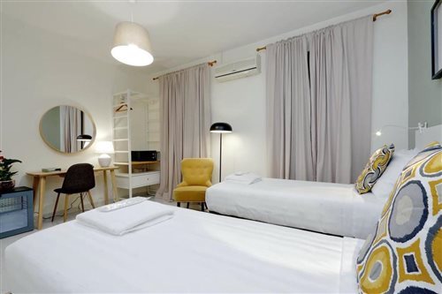 Deluxe, Double or Twin Bed