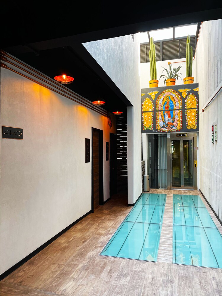 Cadillac Hotel Boutique 44/50
