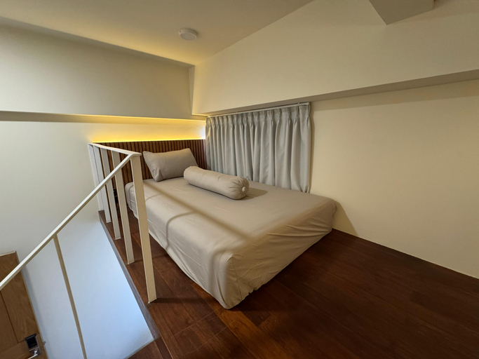 Wings, Double Bed