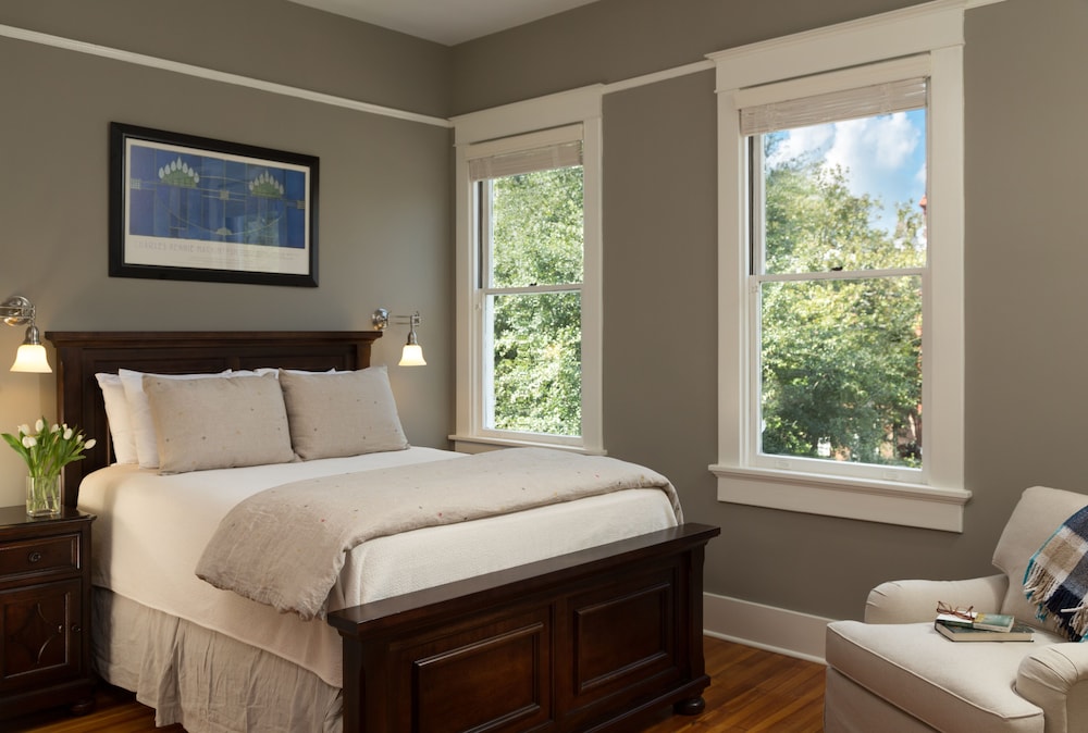 Azalea Inn and Villas 34/71