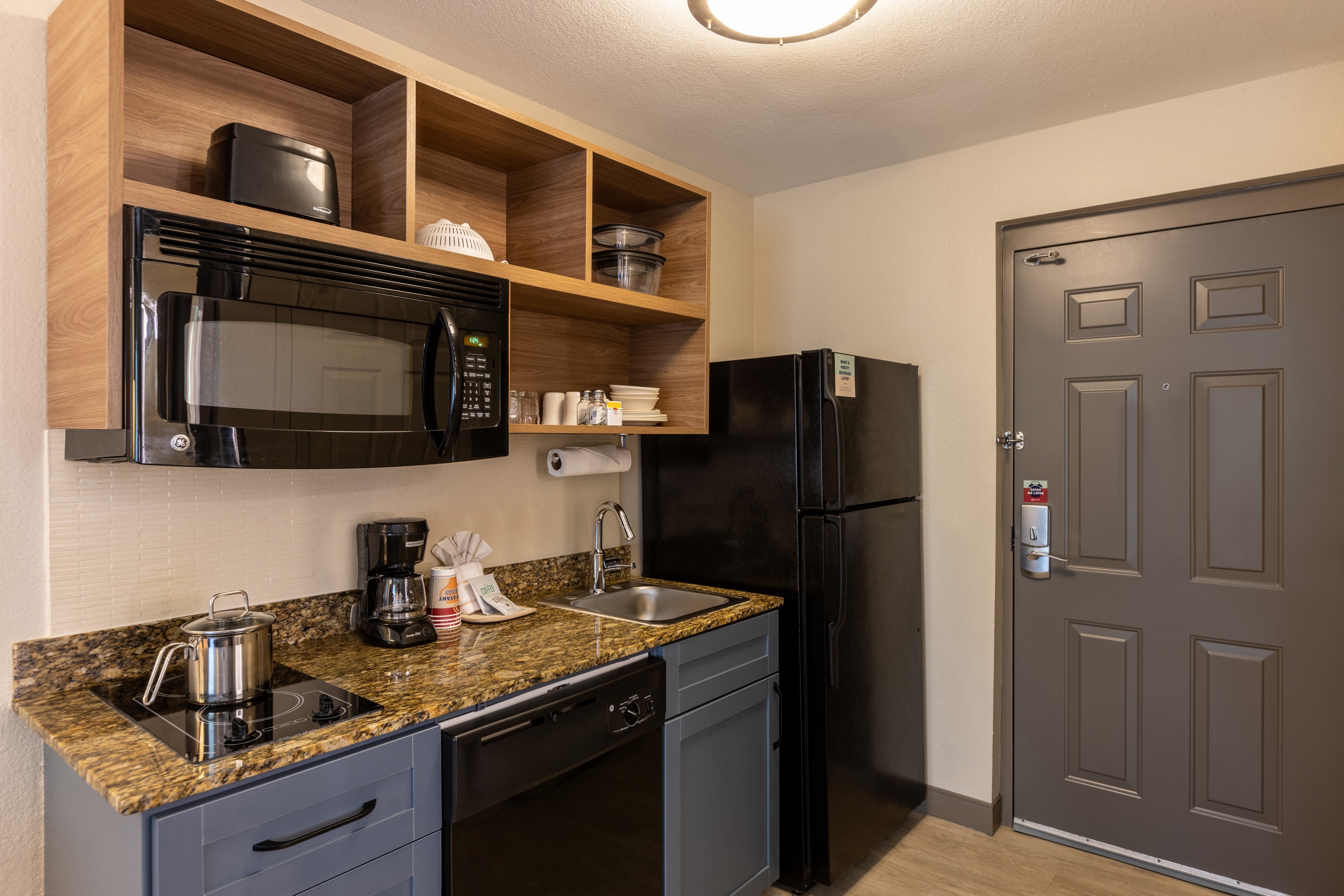 CANDLEWOOD SUITES BLUFFTON - HILTON HEAD 7/73
