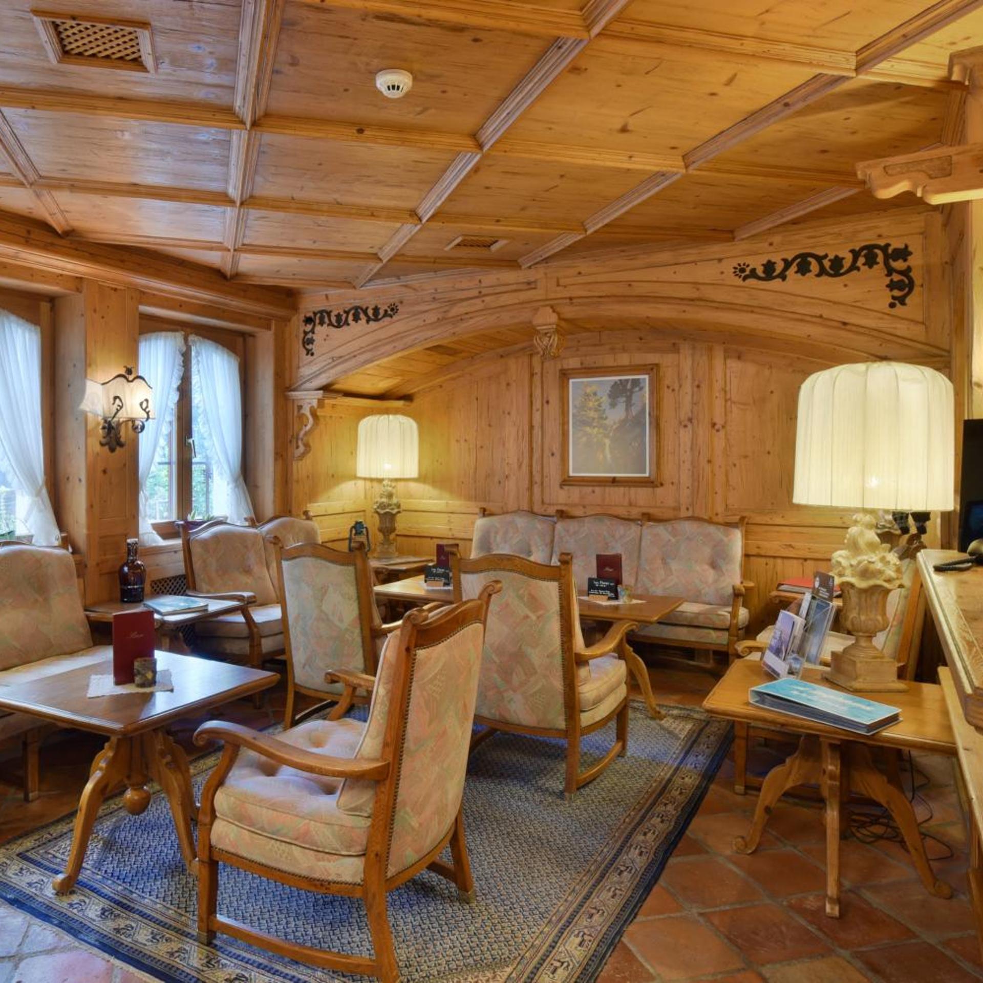 HOTEL ALPENROYAL 38/55
