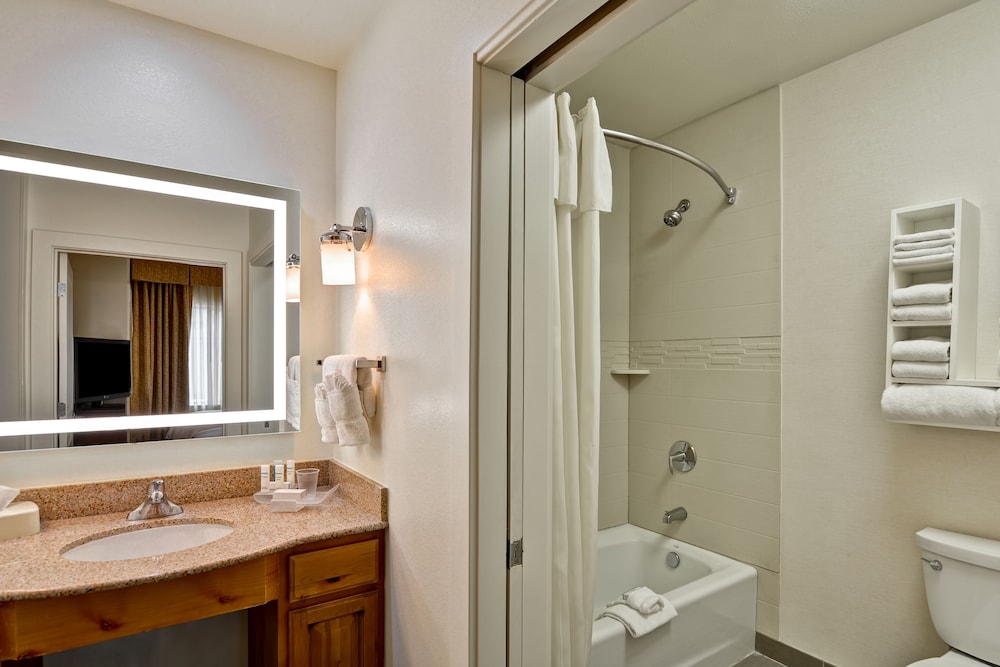 Homewood Suites by Hilton Jackson 10/41