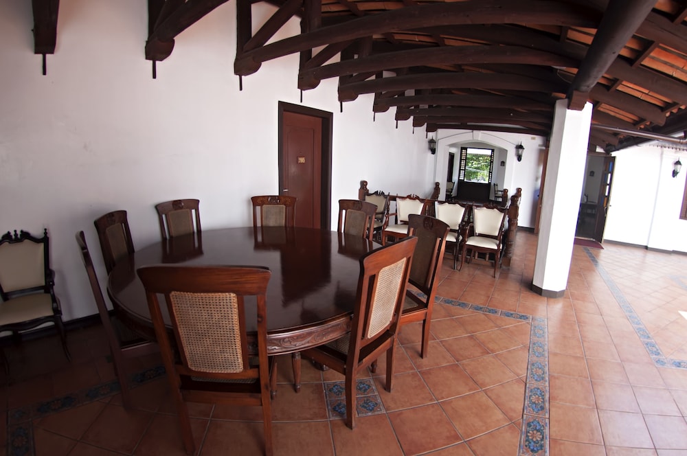 Vigan Plaza Hotel 58/71