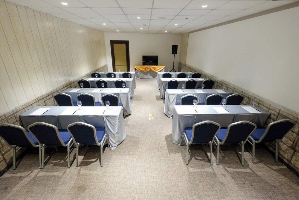 Cebu Quincentennial Hotel 35/40