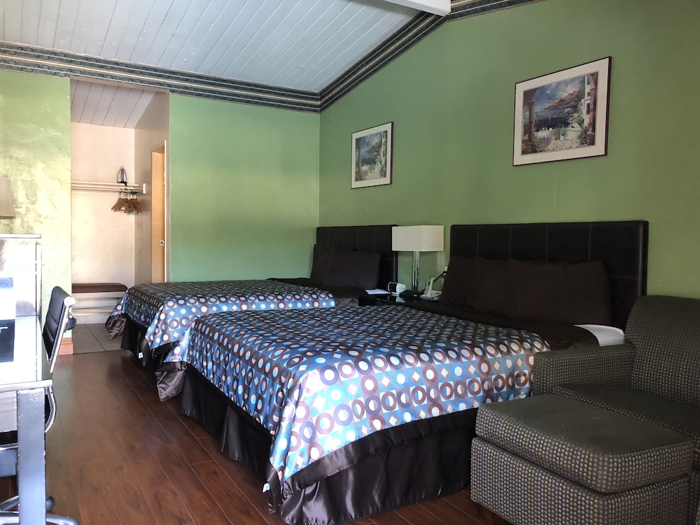 Stardust Inn 16/42
