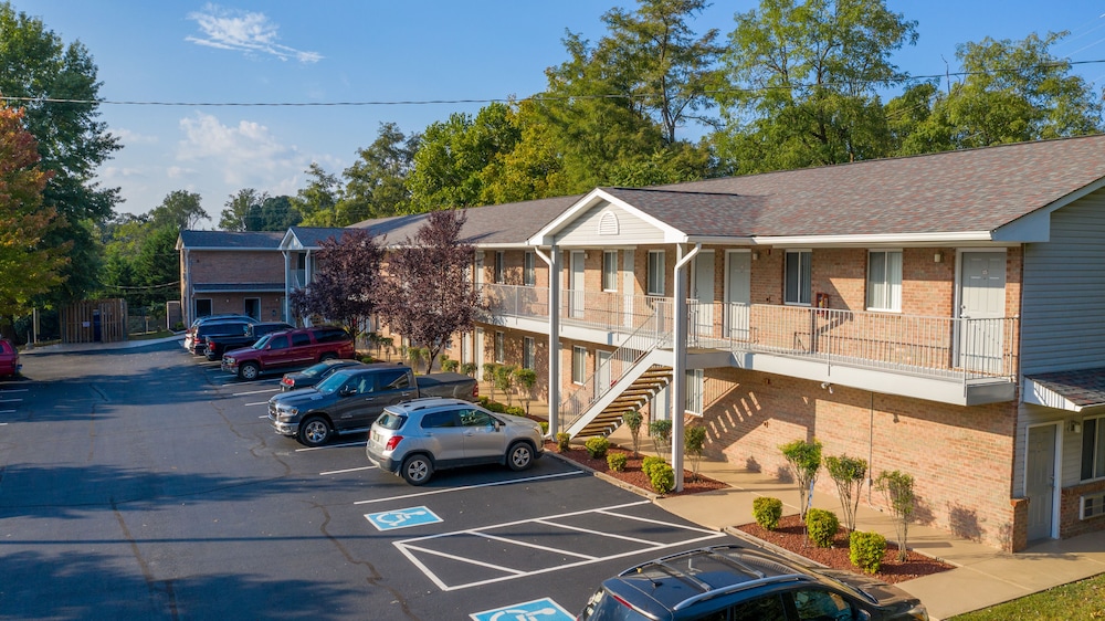 Affordable Corporate Suites of Lynchburg 57/61