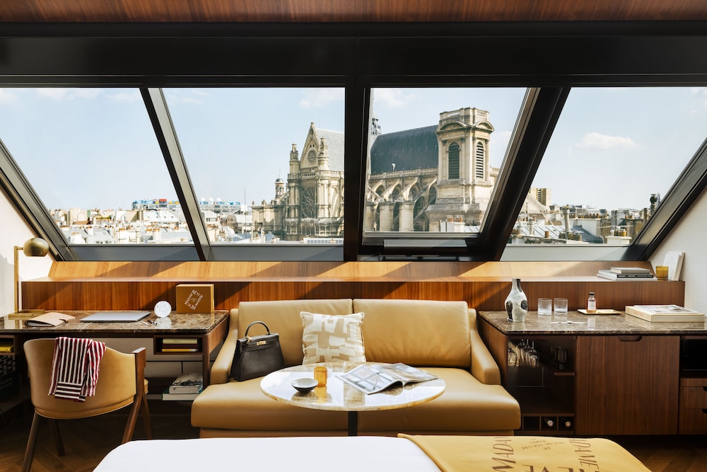 Hotel Madame Reve 33/50