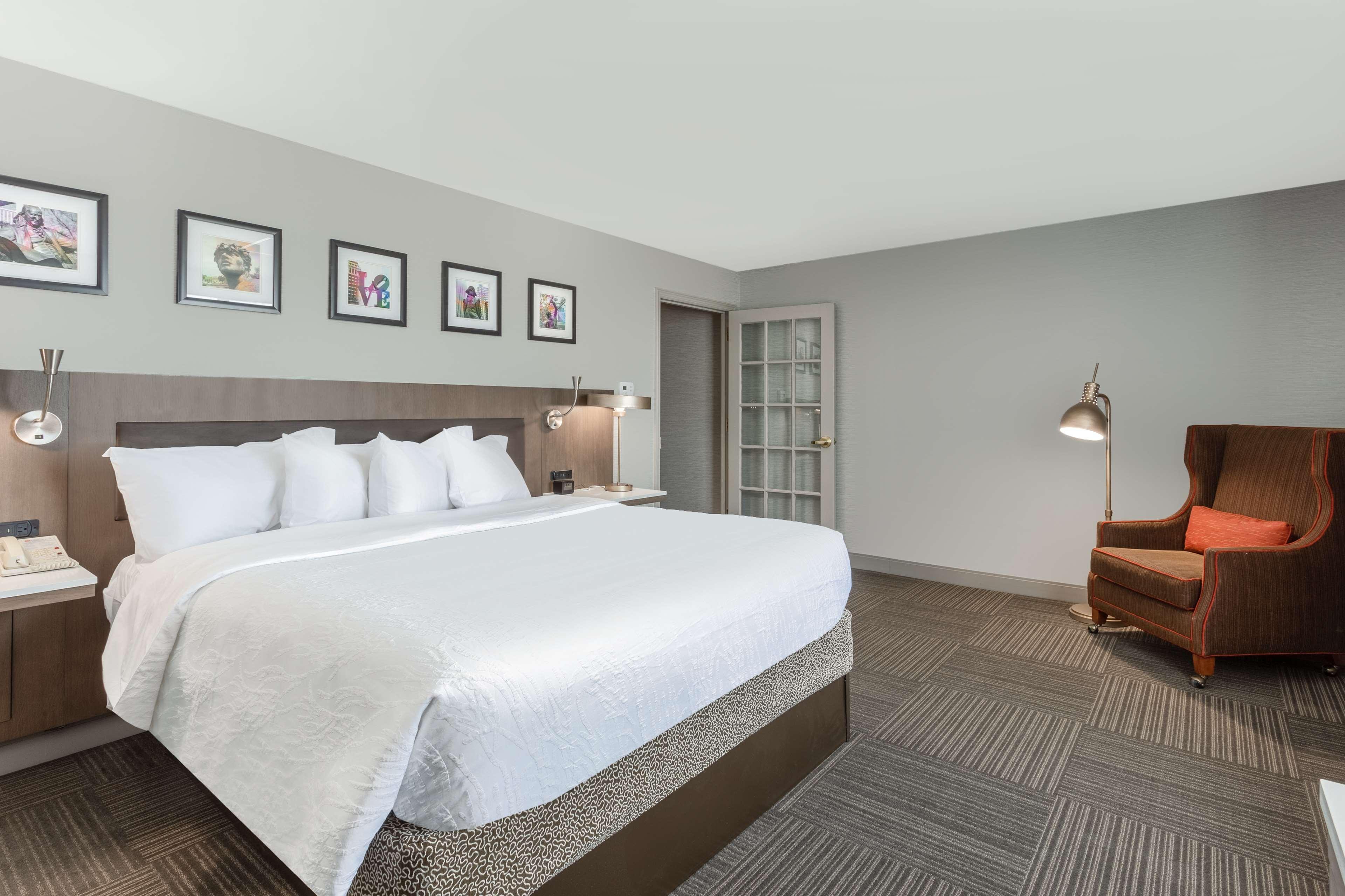 1 BEDROOM, DELUXE, SUITE, KING BED