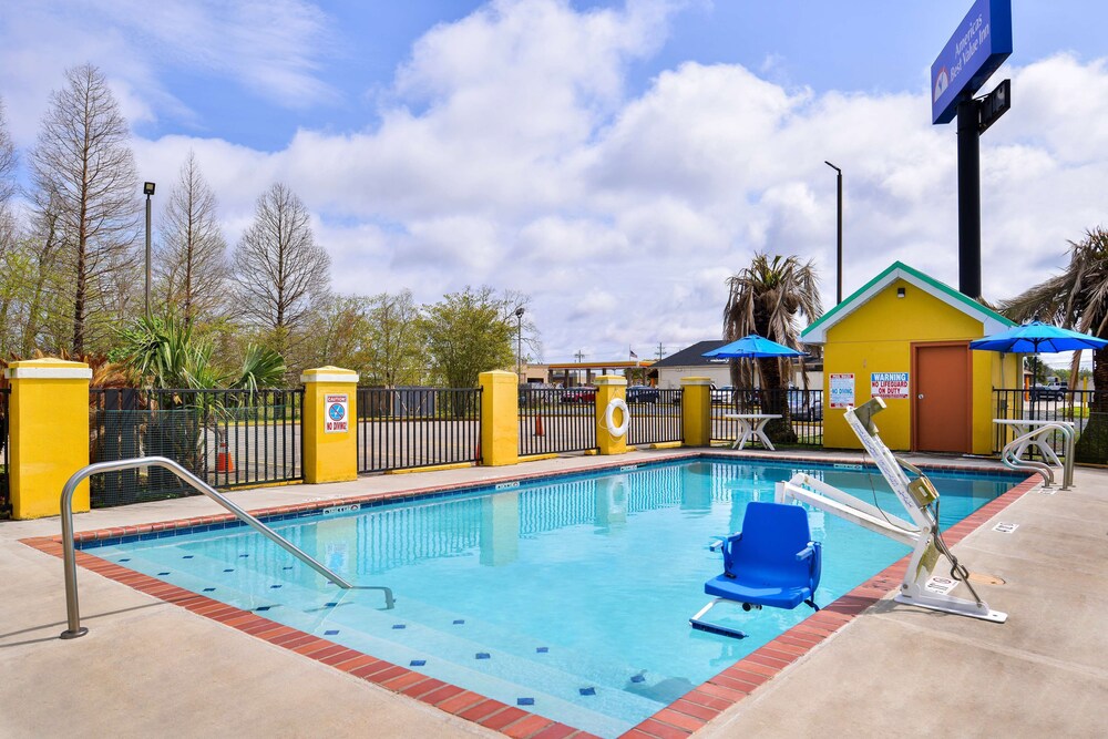 Americas Best Value Inn Gonzales 8/38