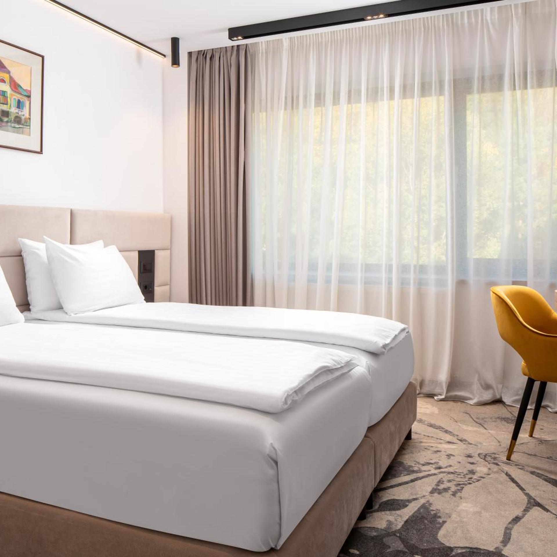 Deluxe, Double Bed, No Balcony, Pool Access
