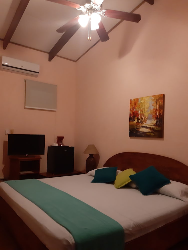 Samara Beach Hotel 23/49