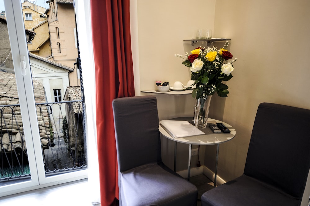 The Roman Empire Guesthouse 35/63