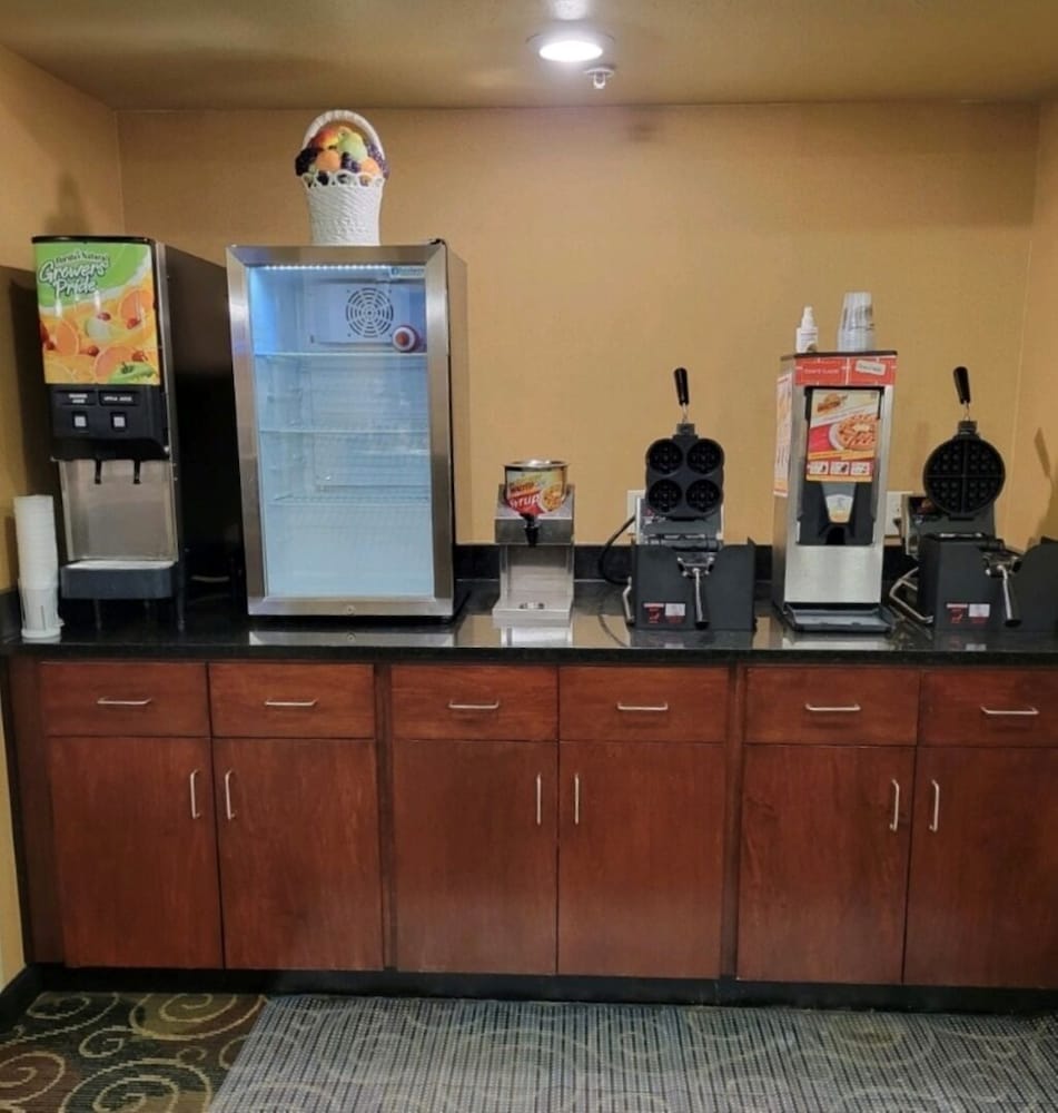 SureStay by Best Western Salem 7/56