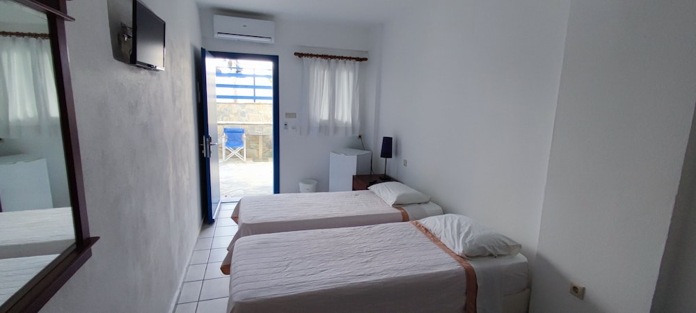 The Noverian Bios Santorini Boutique Hotel 31/78
