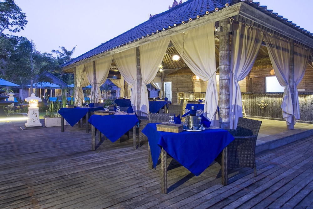 The Palm Grove 47/48