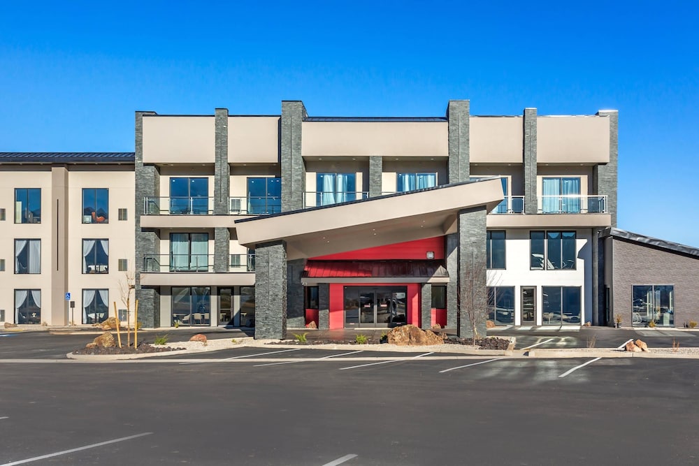 The Valor, Ascend Hotel Collection 3/55