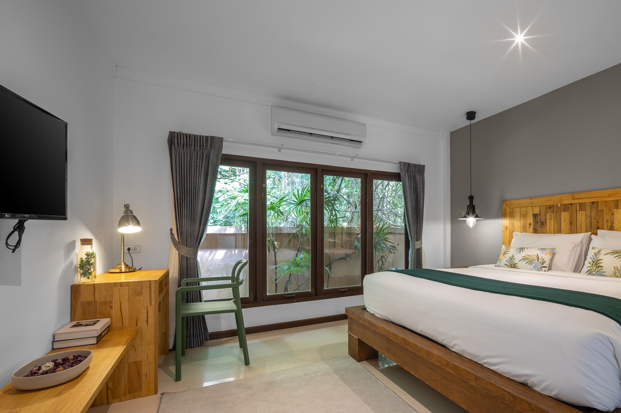 2 BEDROOMS, POOL, VILLA