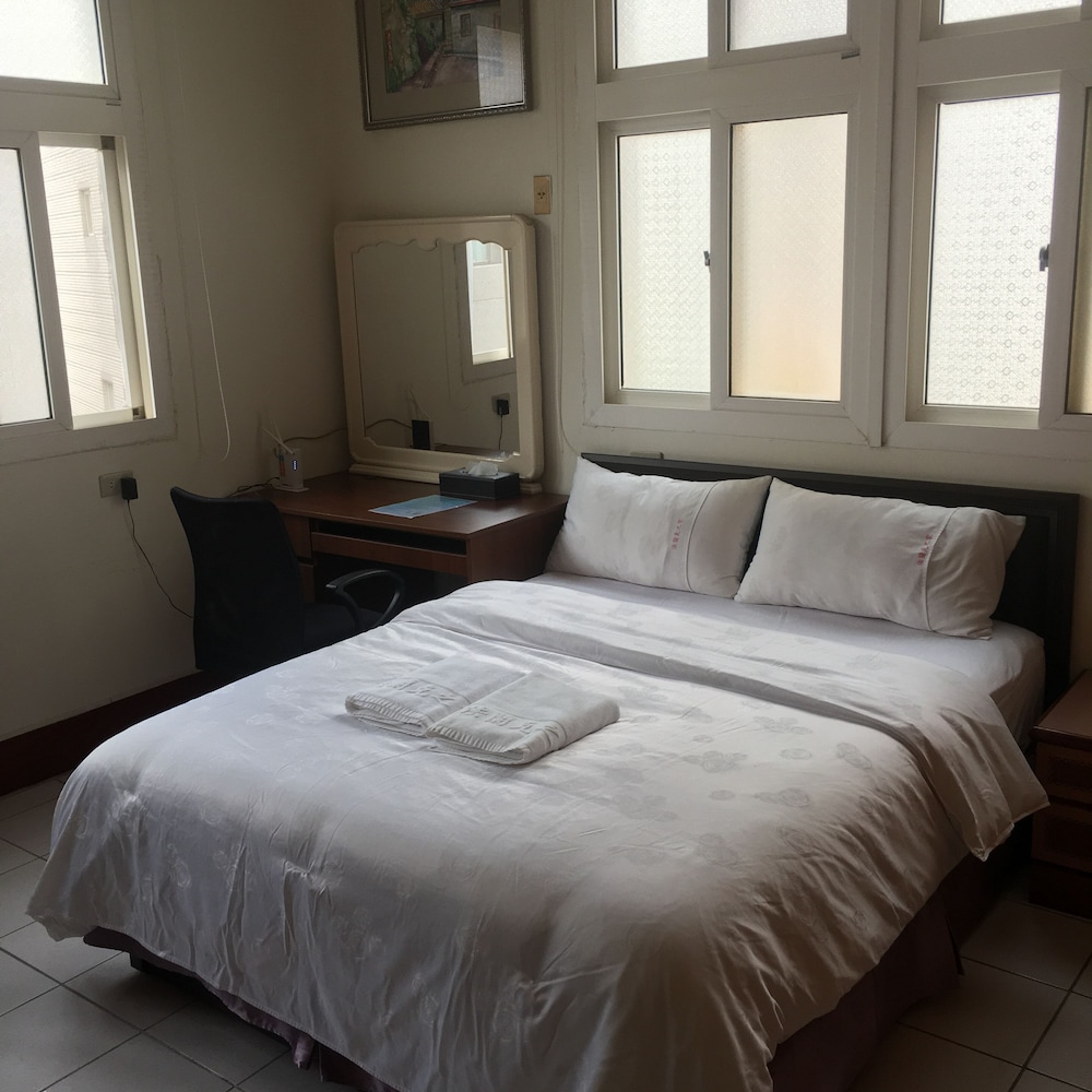 Frank's Hostel 11/50