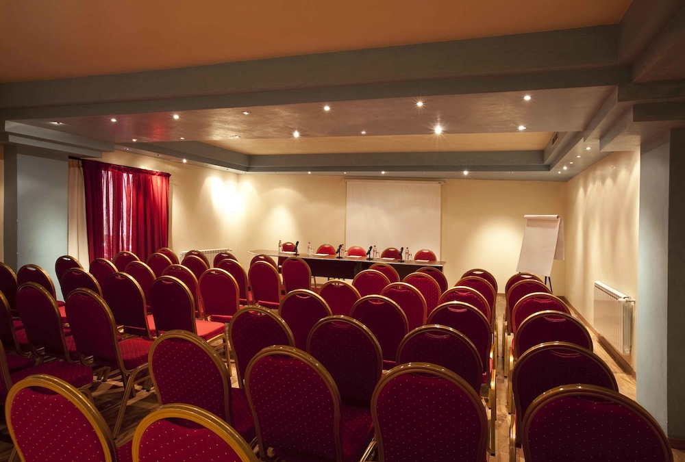Dellarosa Boutique Hotel & Spa 64/70