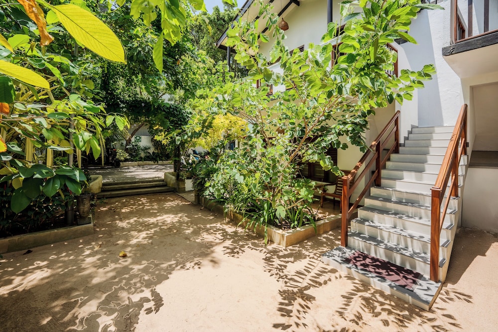 Central Beach Inn 46/50