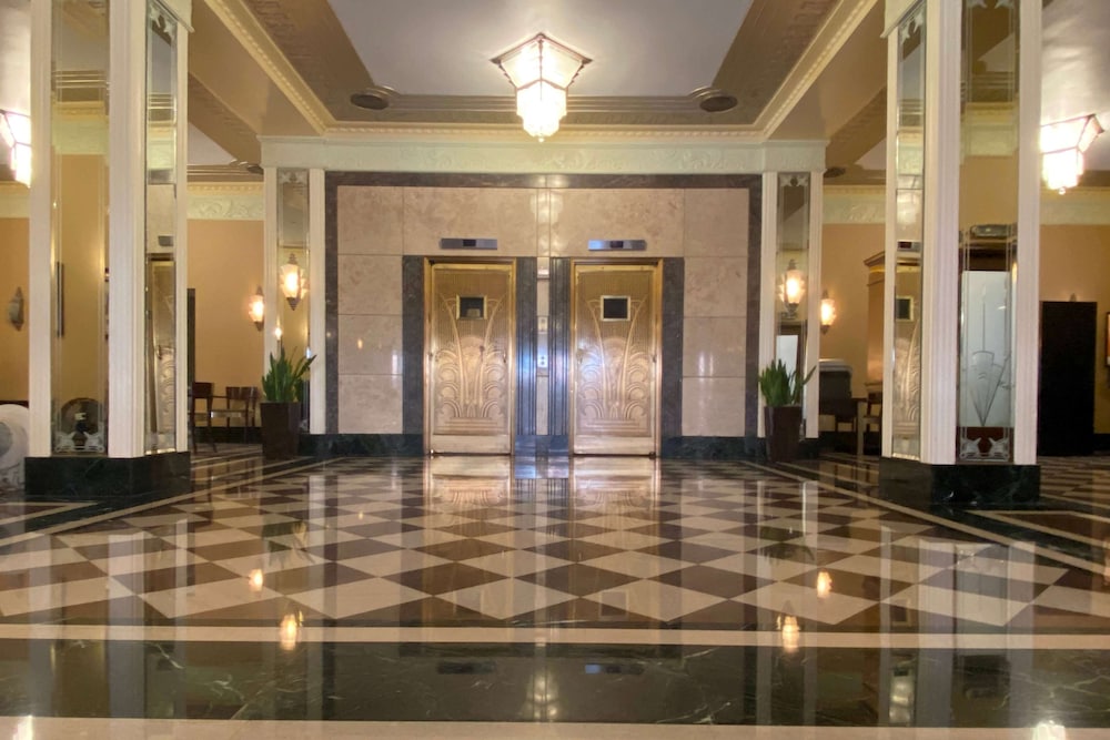 Ambassador Hotel Milwaukee, Trademark Collection by Wyndham 8/67